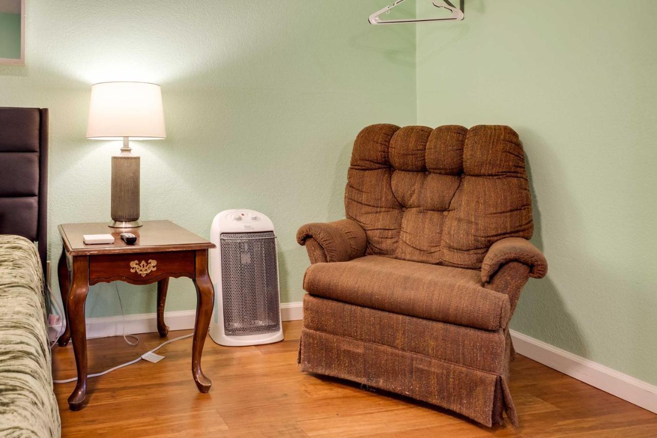Soothing Studio With Lush Views 2 Mi To Beach! Smith River Esterno foto
